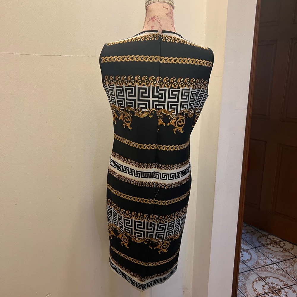 Beautiful dress - Picture 5 of 7